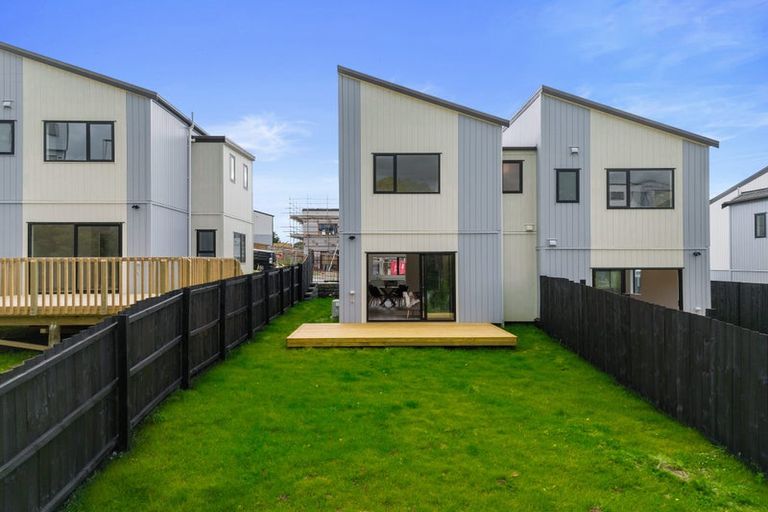 Photo of property in 49a Crestview Rise, Papakura, 2110