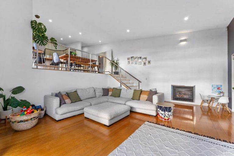 Photo of property in 20 Admirals Court Drive, Greenhithe, Auckland, 0632