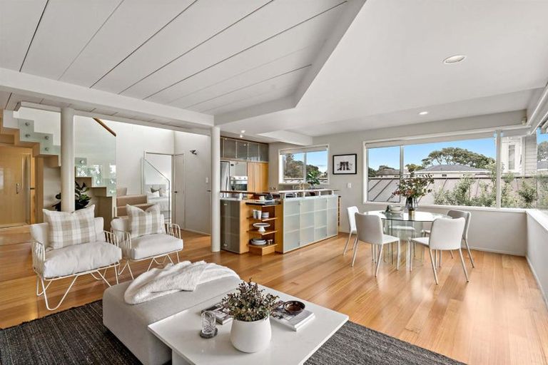 Photo of property in 2/8a Audrey Road, Takapuna, Auckland, 0620