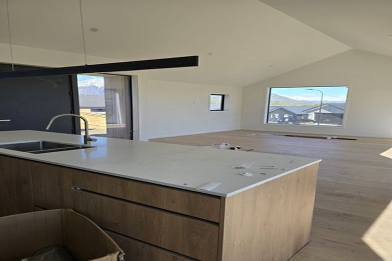 Photo of property in 16 Coopworth Road, Jacks Point, 9371