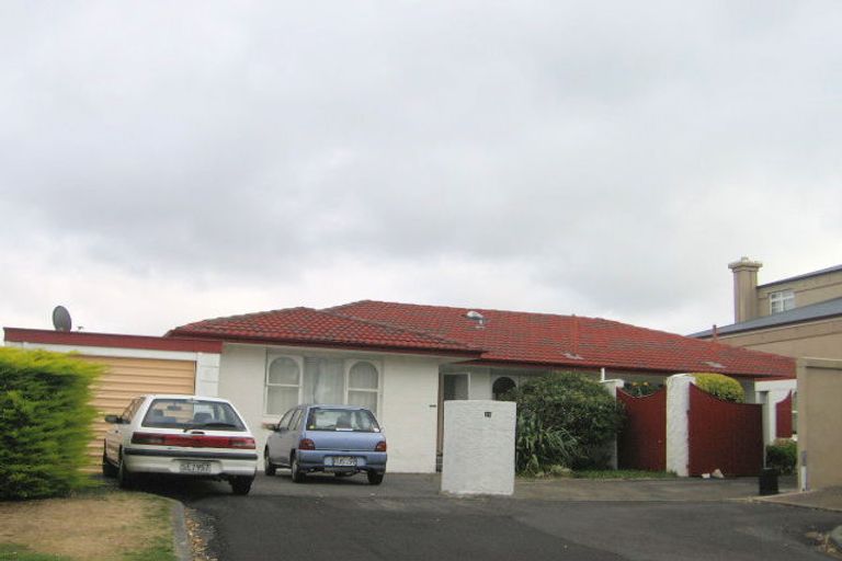 Photo of property in 1/12 Duchess Place, Maupuia, Wellington, 6022