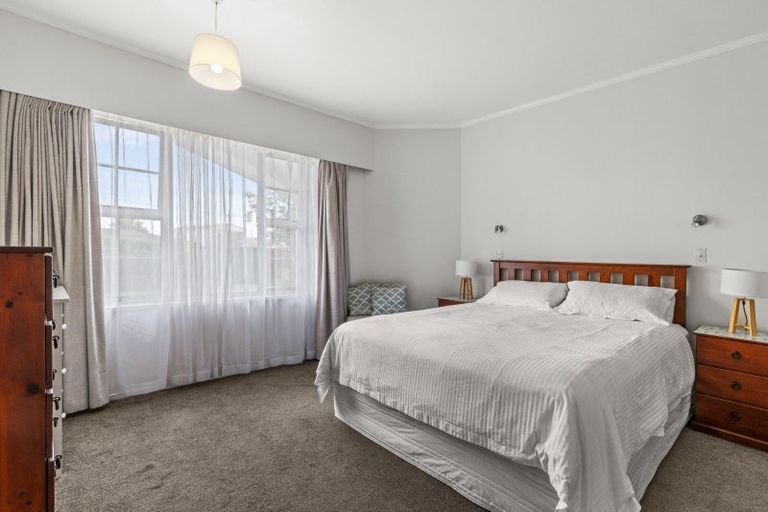 Photo of property in 114 Avondale Road, Taradale, Napier, 4112