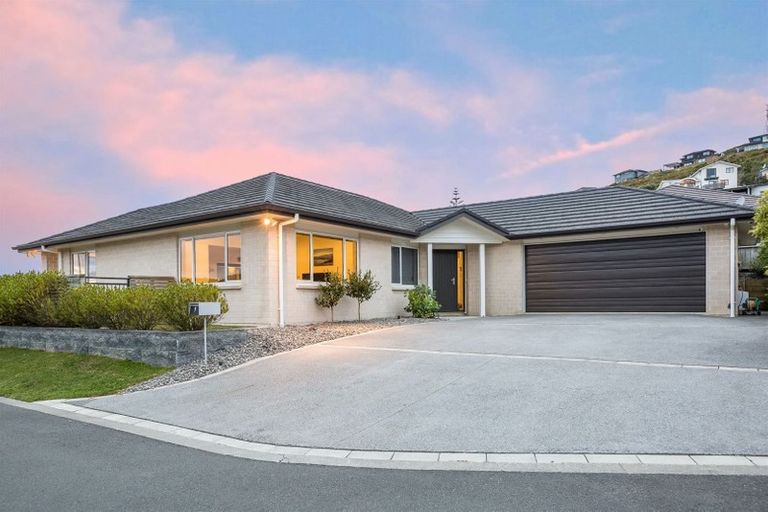 Photo of property in 9 Leadline Place, Whitby, Porirua, 5024