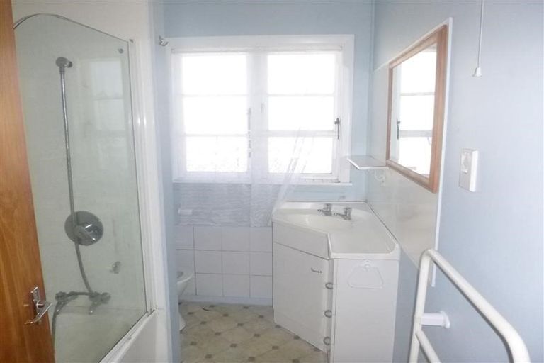 Photo of property in 16 Peel Place, Wainuiomata, Lower Hutt, 5014