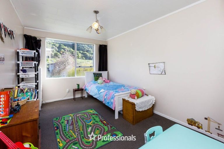 Photo of property in 2/6 Indiana Grove, Totara Park, Upper Hutt, 5018