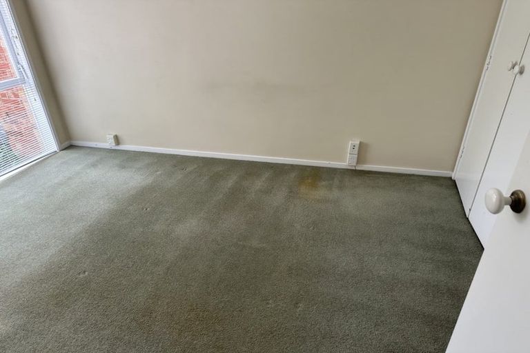 Photo of property in 1/9 East Coast Road, Milford, Auckland, 0620