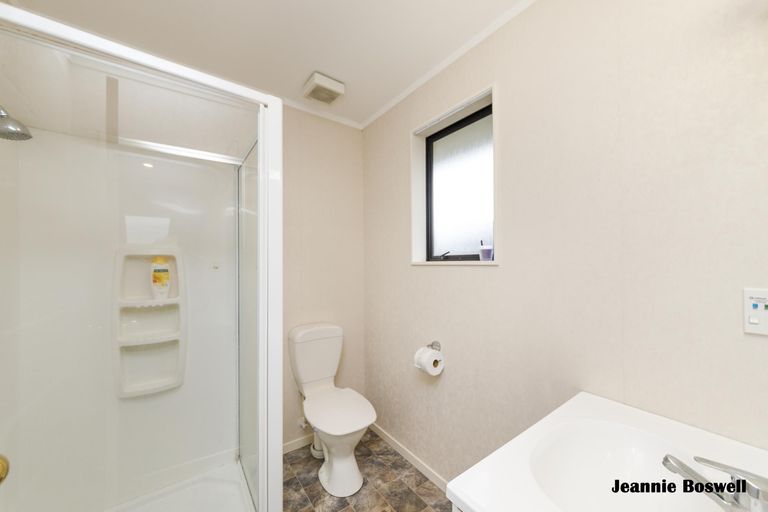 Photo of property in 20 Aspen Way, Kelvin Grove, Palmerston North, 4414