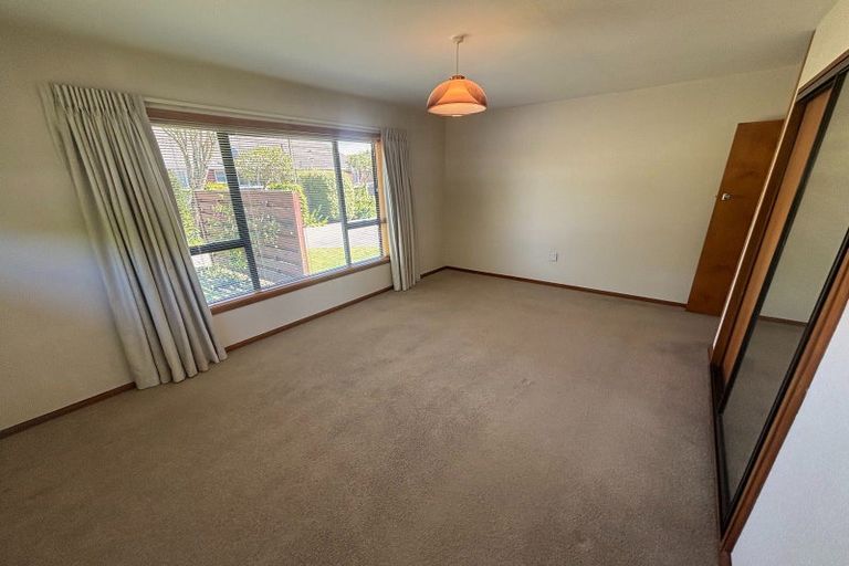 Photo of property in 27 Lochee Road, Upper Riccarton, Christchurch, 8041