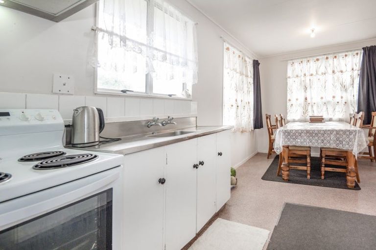 Photo of property in 27 Caernarvon Drive, Flaxmere, Hastings, 4120