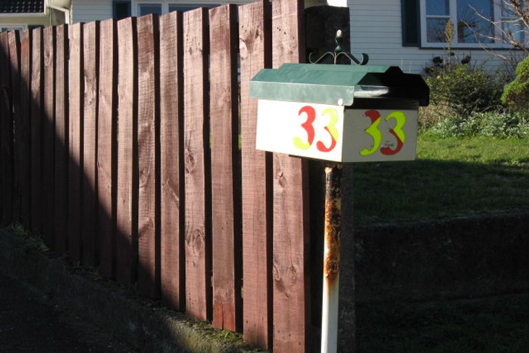 Photo of property in 33 Petrie Street, Wainuiomata, Lower Hutt, 5014