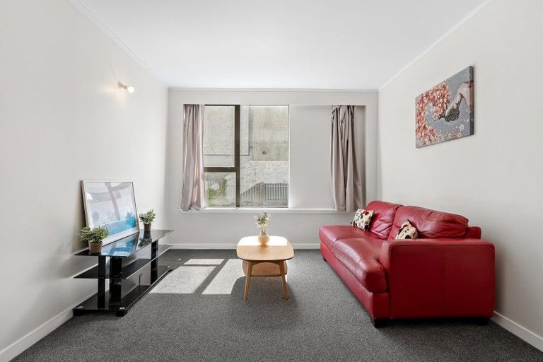 Photo of property in Hobson Court Flats, 13/70 Hobson Street, Thorndon, Wellington, 6011