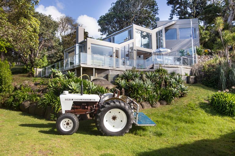 Photo of property in 70 Clinton Road, Tawharanui Peninsula, Warkworth, 0986