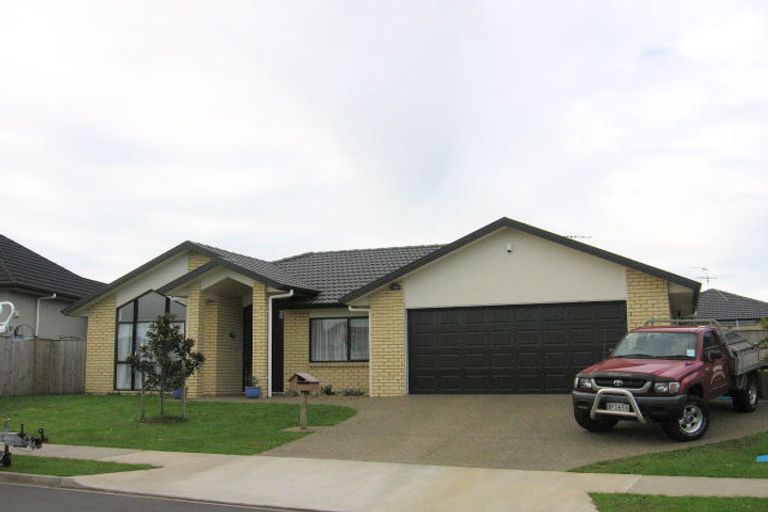 Photo of property in 12 Duntrune Road, Flat Bush, Auckland, 2016