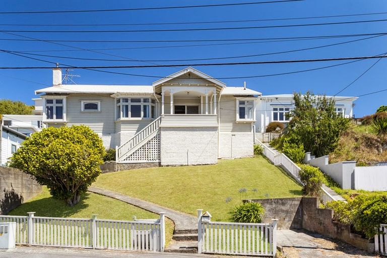Photo of property in 56 Eden Street, Island Bay, Wellington, 6023