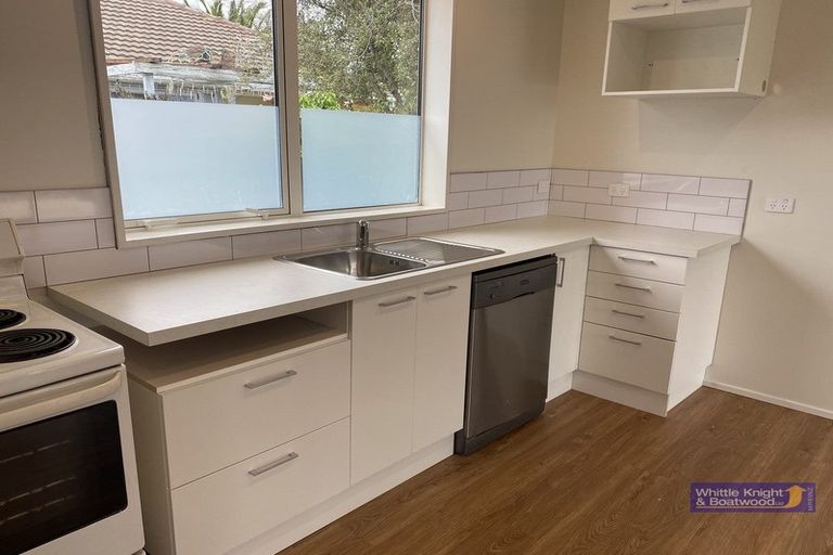 Photo of property in 17 Kearneys Road, Linwood, Christchurch, 8062