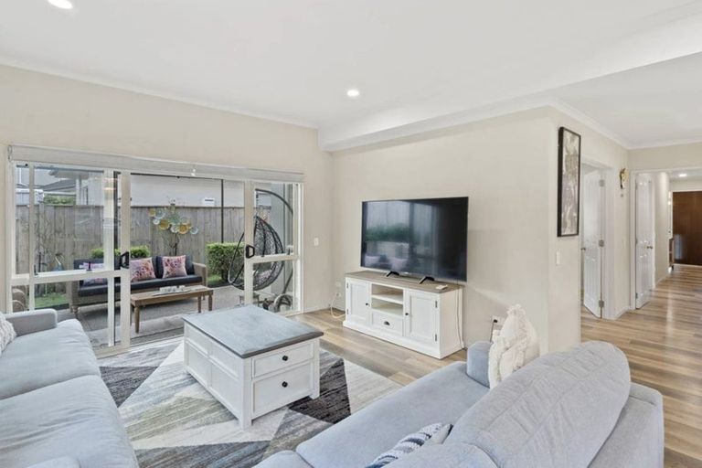 Photo of property in 10 Mission Heights Drive, Flat Bush, Auckland, 2016