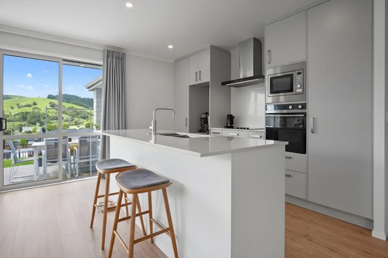 Photo of property in 5 Awa Avenue, Helensville, 0800