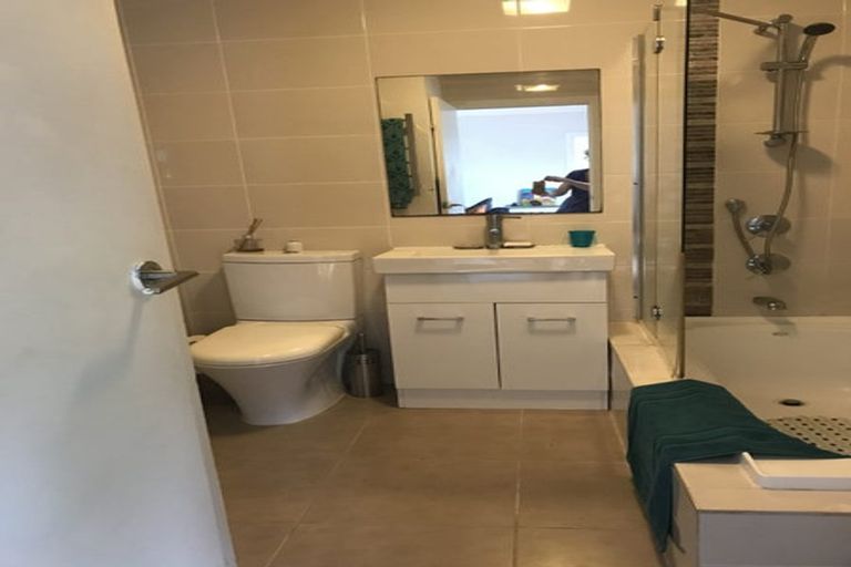 Photo of property in 2/25 Birchfield Road, Hauraki, Auckland, 0622