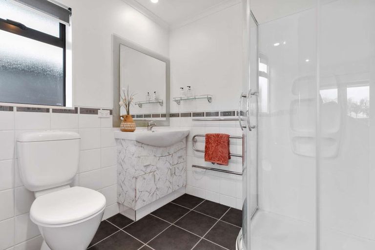 Photo of property in 7 Wroxton Place, Waiuku, 2123