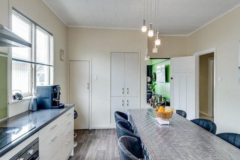 Photo of property in 215 Nottingley Road, Frimley, Hastings, 4120