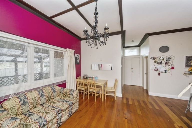 Photo of property in 8 Collins Street, Hawera, 4610