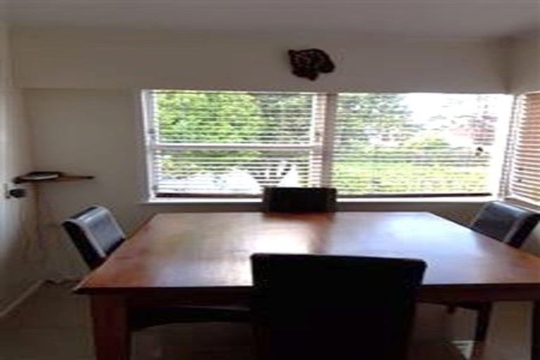 Photo of property in 55 Divich Avenue, Te Atatu South, Auckland, 0610