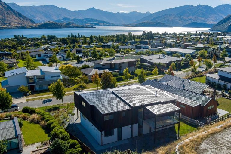 Photo of property in 11 Clearview Street, Wanaka, 9305