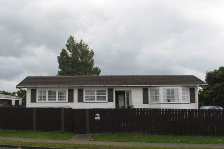 Photo of property in 4 Sharland Avenue, Manurewa, Auckland, 2102