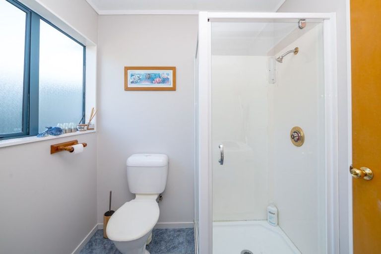 Photo of property in 32 Whangaimoana Beach Road, Whangaimoana, Pirinoa, 5772