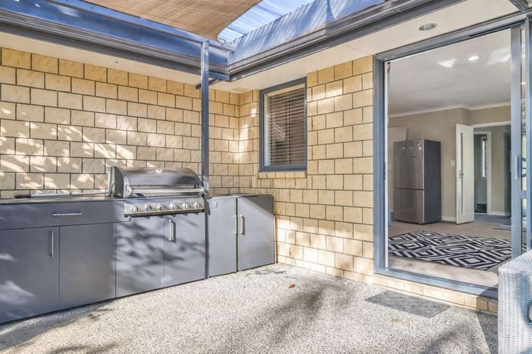 Photo of property in 45b Springs Road, Parakai, 0830