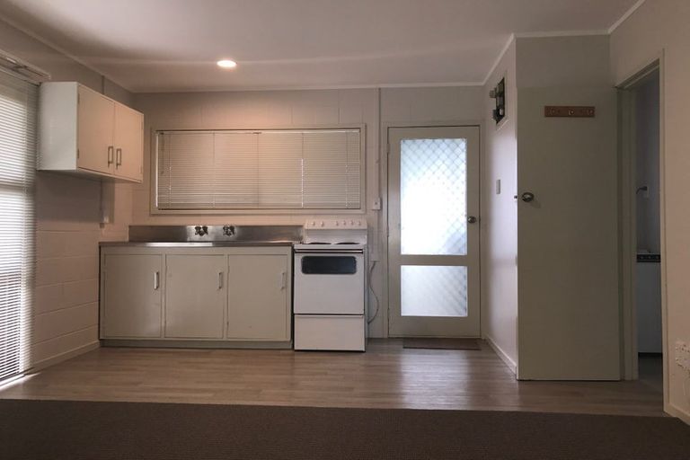 Photo of property in 171 Te Atatu Road, Te Atatu South, Auckland, 0610