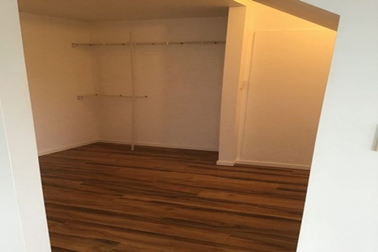 Photo of property in 1/22 Sandown Road, Rothesay Bay, Auckland, 0630