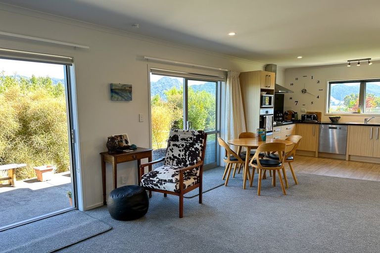 Photo of property in 12 Mcdonald Place, Collingwood, 7073