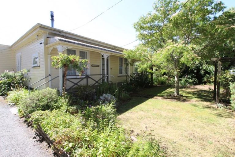 Photo of property in 9 Olsen Street, Eketahuna, 4900