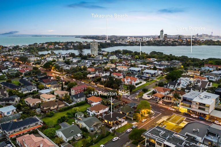 Photo of property in 1a Frieston Road, Milford, Auckland, 0620