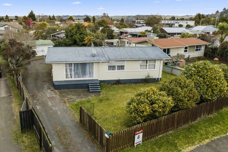 Photo of property in 24 Fenruss Street, Fairy Springs, Rotorua, 3015