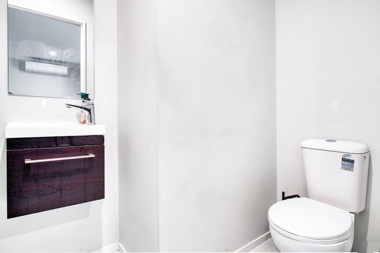 Photo of property in 5 Wairepo Street, Takanini, 2112