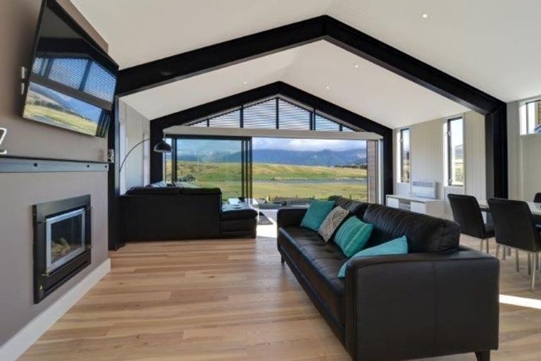 Photo of property in 5a Jackby Court, Jacks Point, Queenstown, 9371