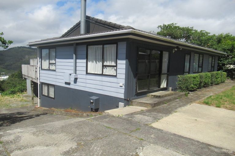 Photo of property in 13 Fenchurch Grove, Stokes Valley, Lower Hutt, 5019