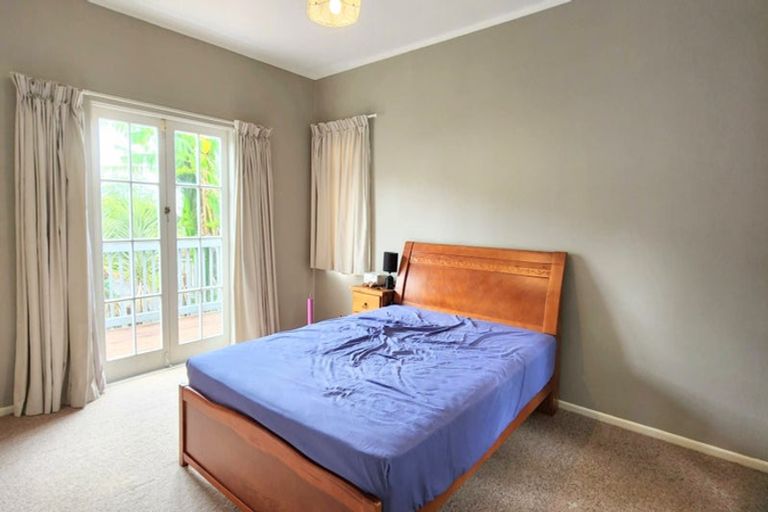 Photo of property in 2/186 Archers Road, Glenfield, Auckland, 0629