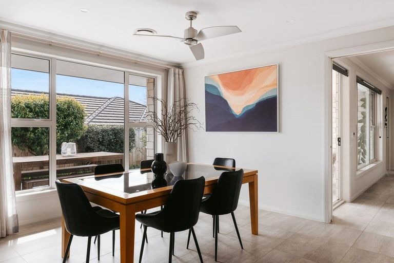 Photo of property in 30 Broadwater Close, Pyes Pa, Tauranga, 3112