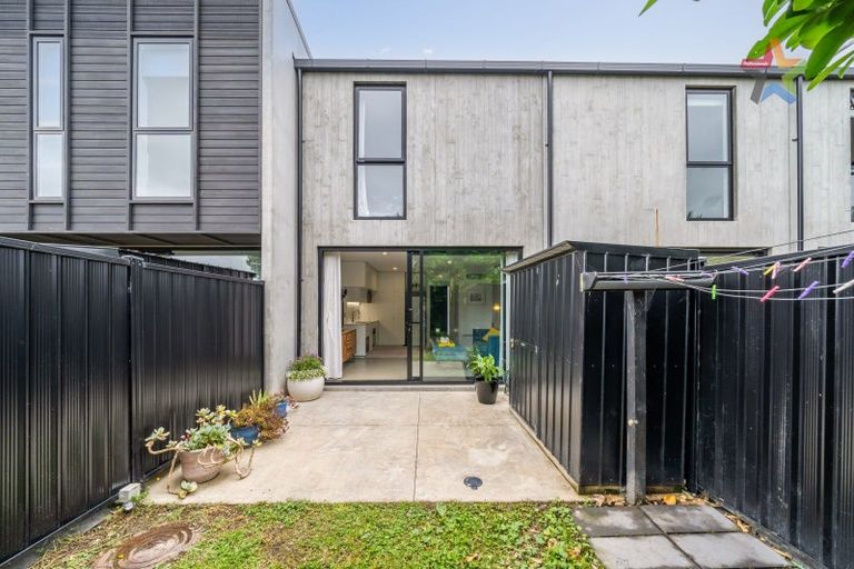Photo of property in 15 Te Ara O Paetutu, Petone, Lower Hutt, 5012