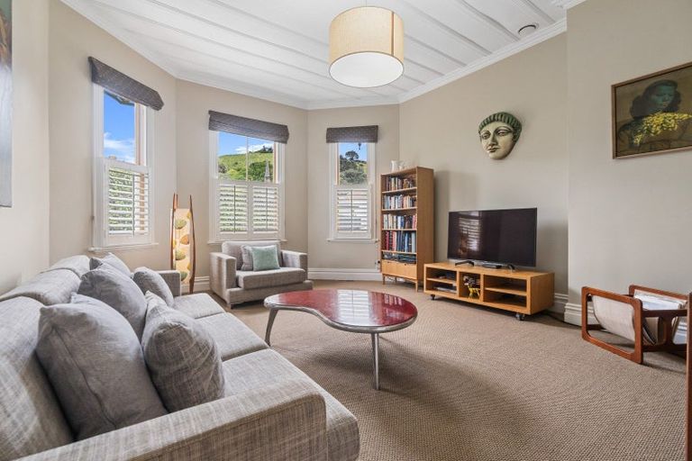 Photo of property in 2 Ewen Alison Avenue, Devonport, Auckland, 0624