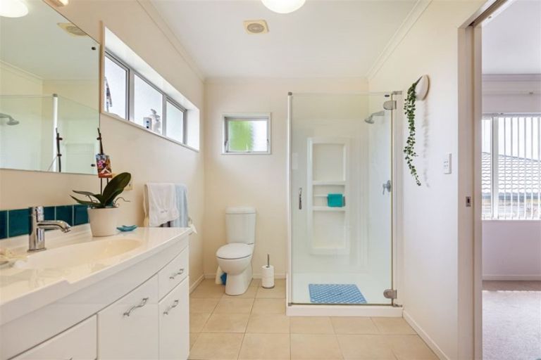 Photo of property in 79 Nimstedt Avenue, Oteha, Auckland, 0632