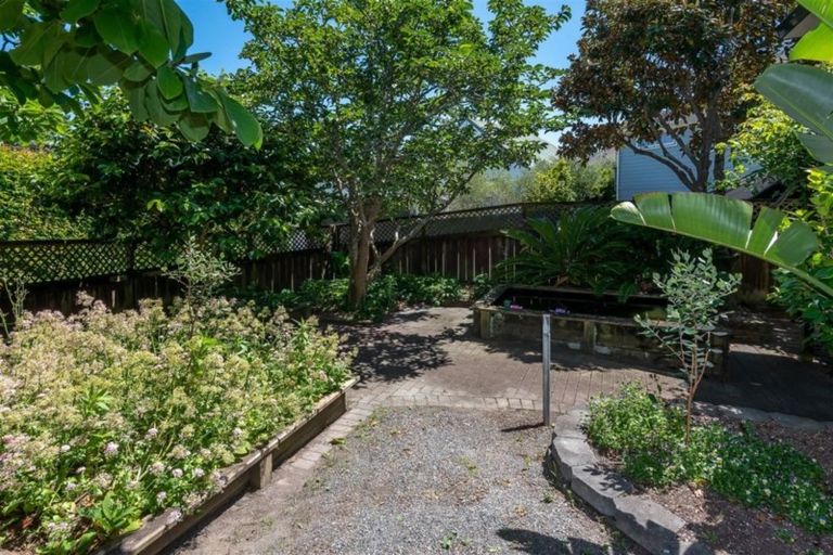 Photo of property in 2/130 Sandspit Road, Shelly Park, Auckland, 2014