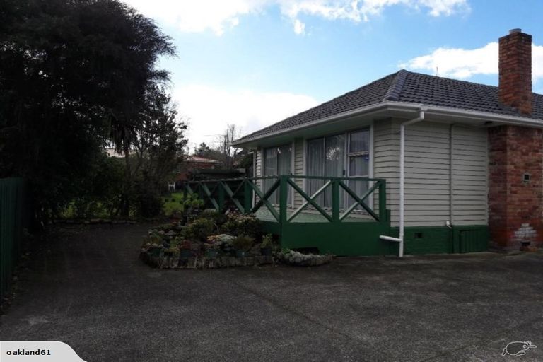 Photo of property in 39 Titoki Street, Te Atatu Peninsula, Auckland, 0610