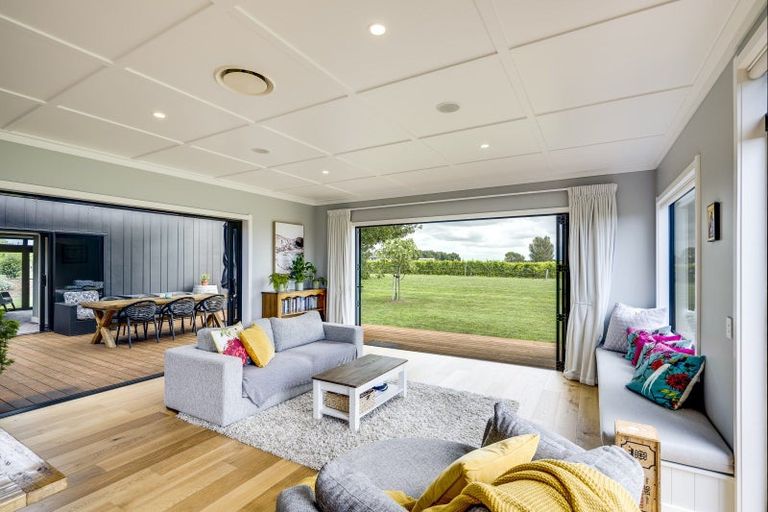 Photo of property in 17 Tirohanga Road, Haumoana, Hastings, 4180