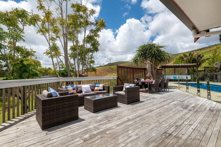 Photo of property in 585 Inland Road, Helensville, 0875