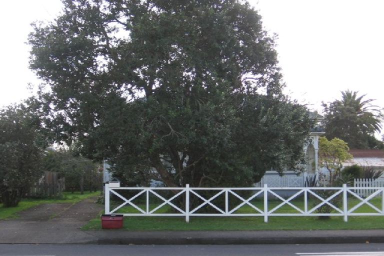 Photo of property in 17 Mair Street, Regent, Whangarei, 0112