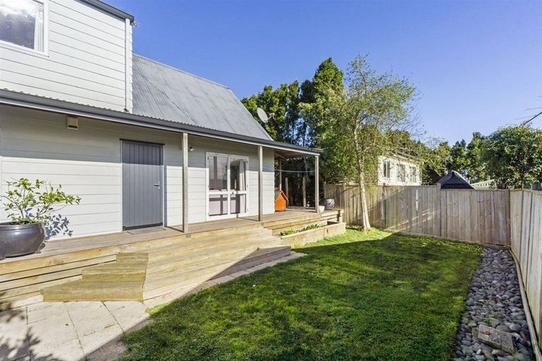 Photo of property in 2/30 Bond Crescent, Forrest Hill, Auckland, 0620